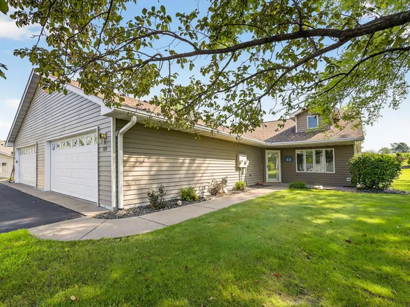 320 Meadowview Ct, Baldwin, WI 54002