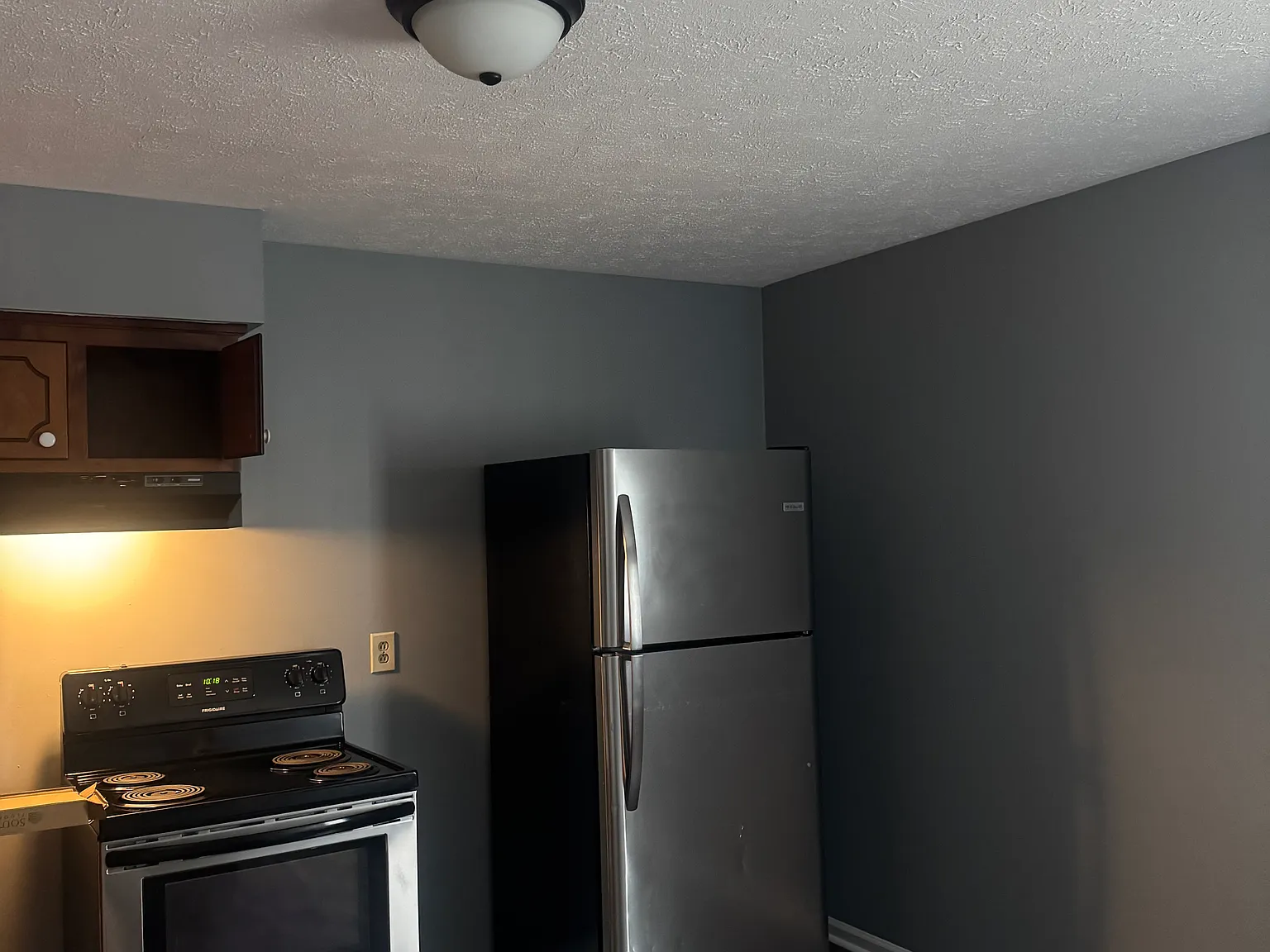 2 bed, $1,100 — Photo 3