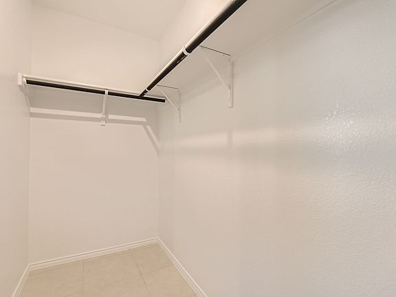 5th image of 305 Canyon Dr