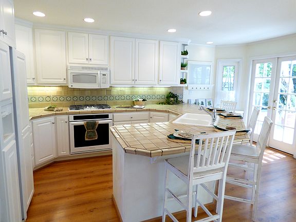 Gorgeous remodeled kitchen