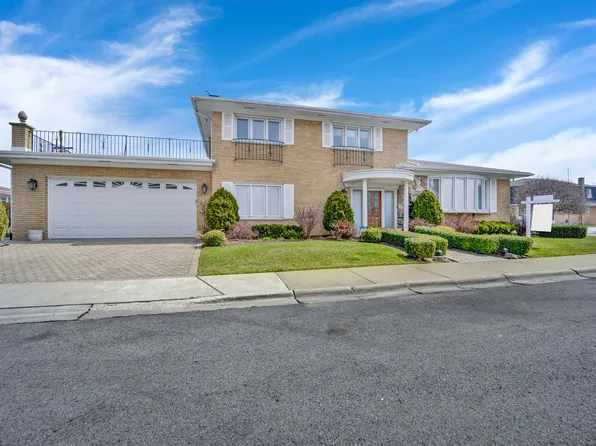 8560 W Carmen Ave, Chicago, IL 60656