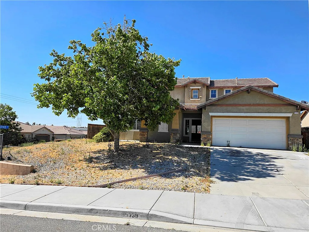 5 bed, 3.5 bath, 2460 sqft, $2,800 — Photo 1