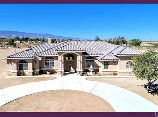 9827 Olivine Rd, Phelan, CA 92371