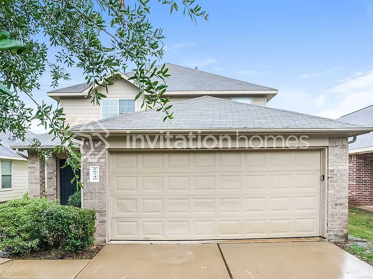 18746 Dennington Dr — Photo 1
