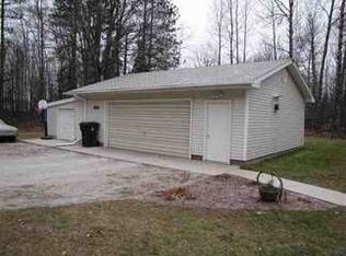 6967 Parkwood L.75 Dr, Escanaba, MI 49829