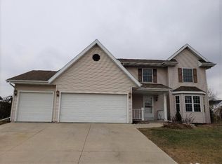 465 Pine Tree Dr, Fond Du Lac, WI 54935