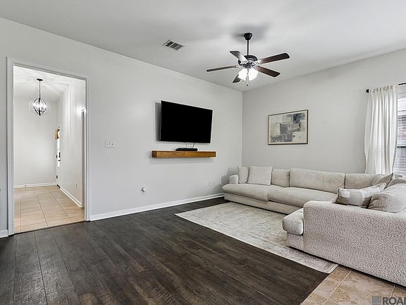 5th image of 42655 Baystone Ave