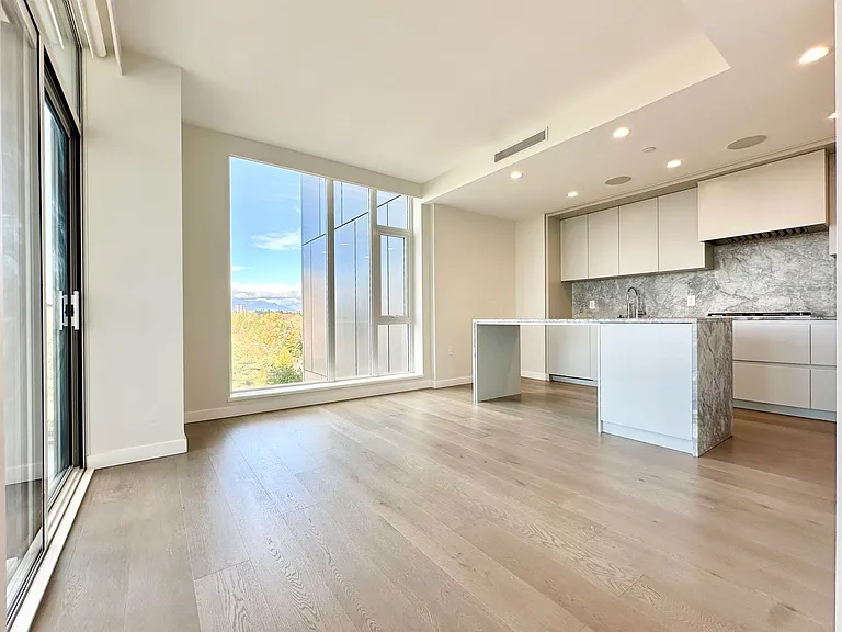 7433 Cambie St #1207 — Photo 7