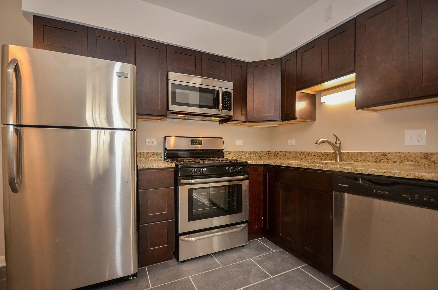 25-27 N Maple Ct #13 photo 1