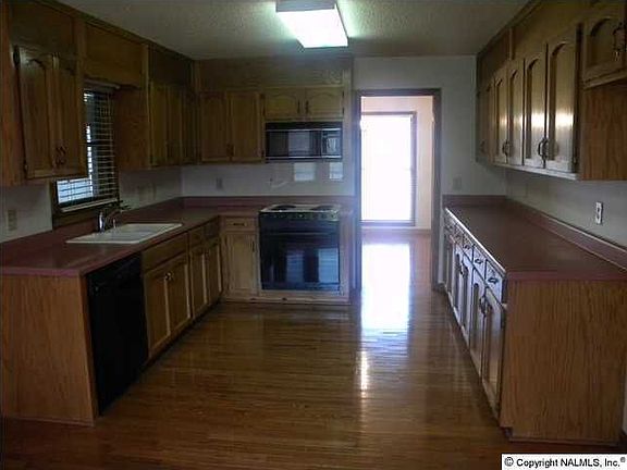 3rd image of 382 Delynn Dr