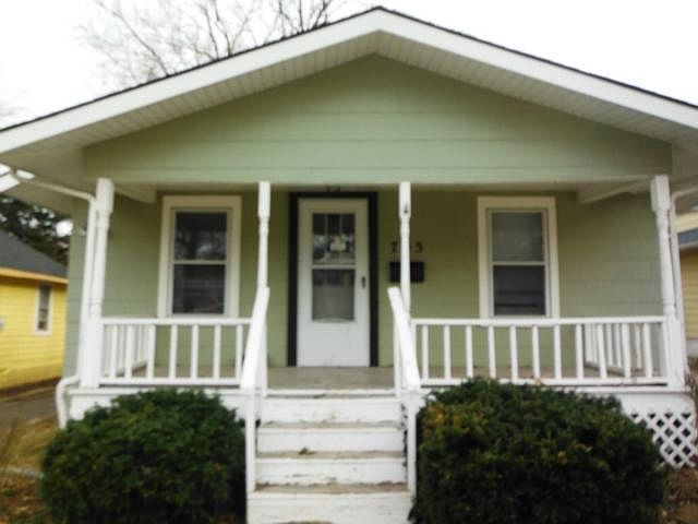 1st image of 705 W 76th St