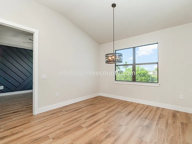 1619 NW 17th St — Photo 4