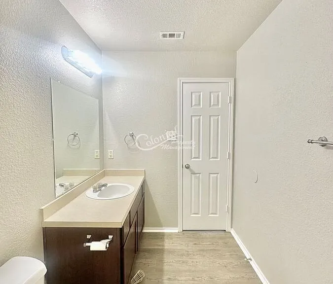 304 Aries Ave — Photo 8