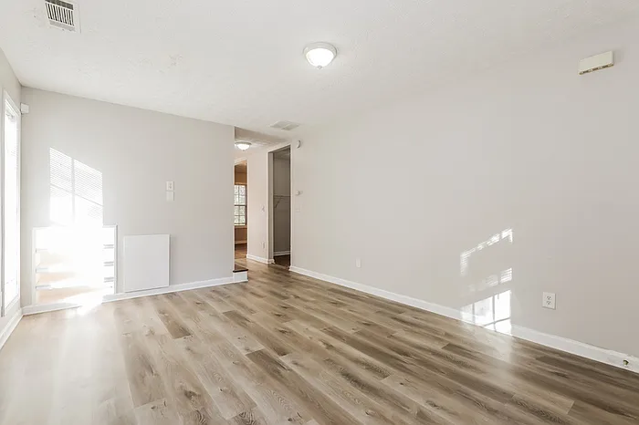 195 Wynnmeade Pkwy — Photo 5