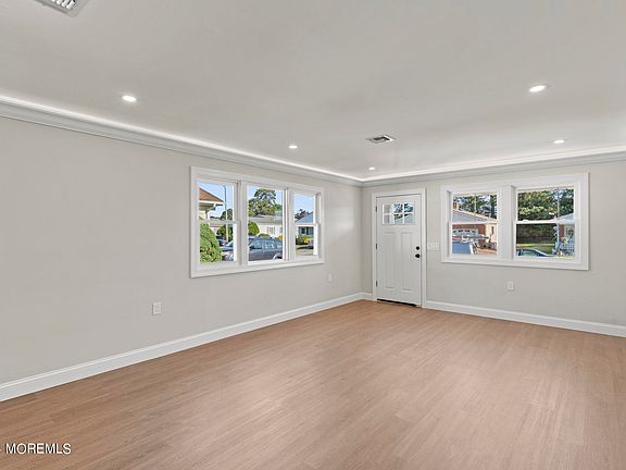 5th image of 9 Vail Street