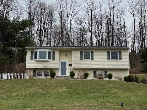 40 Amherst Lane, Wappingers Falls, NY 12590