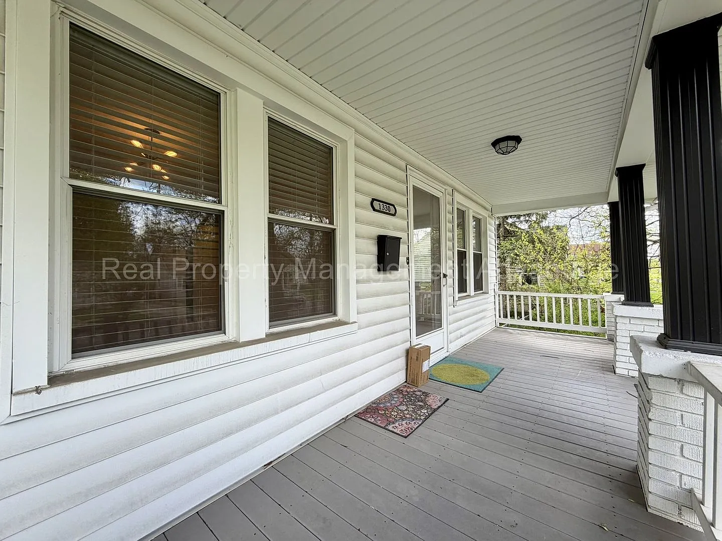 Complete Ferndale Renovation - 4 Bedrooms and Two Full Bathrooms! — Photo 3