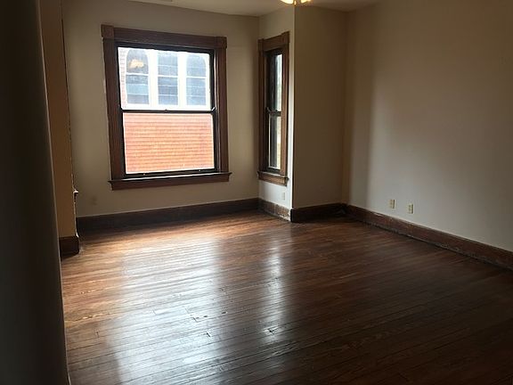 3rd image of 711 Considine Ave #2