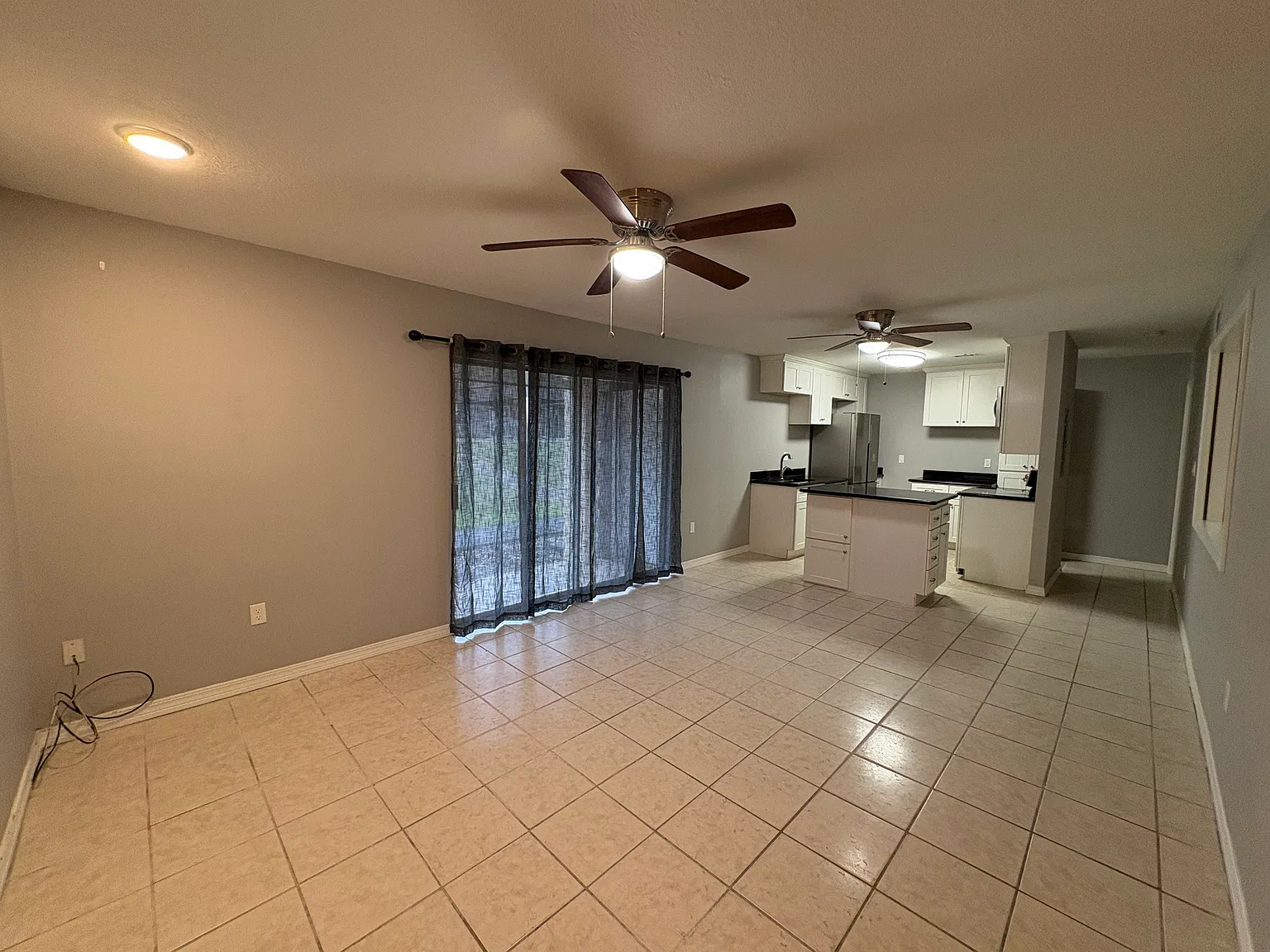 2 bed, 1000 sqft, $1,650 — Photo 2