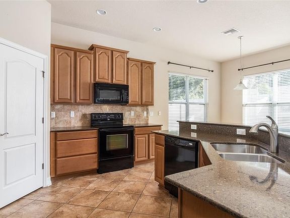 5th image of 304 Montara Dr