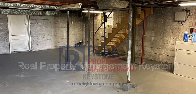 408 Alice St — Photo 16