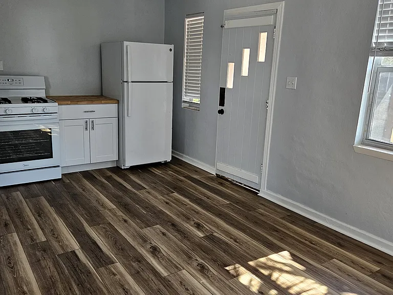 221 Condict Dr #8 — Photo 10