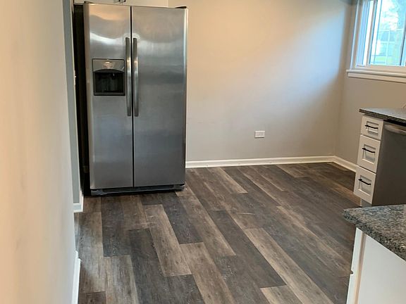 3rd image of 225 Washington Ave Unit B