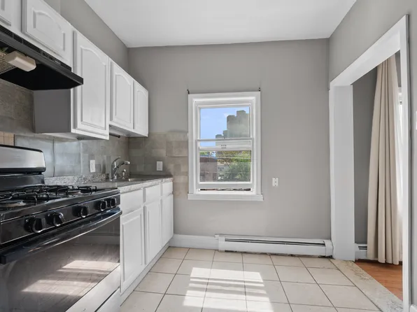 6813 Park Ave Floor 3, West New York, NJ 07093