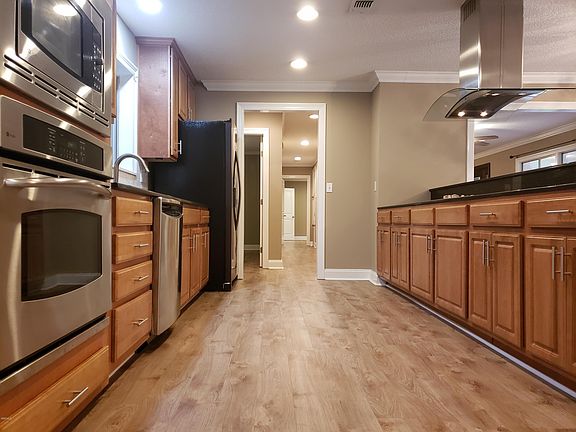 4th image of 125 Bayou Cir