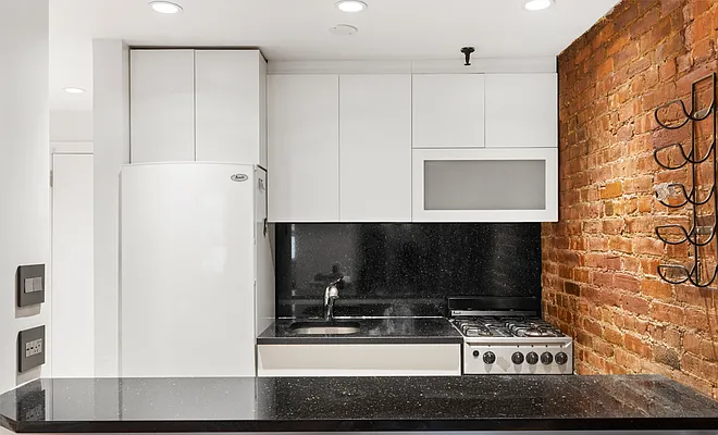 Rented by Compass | media 25