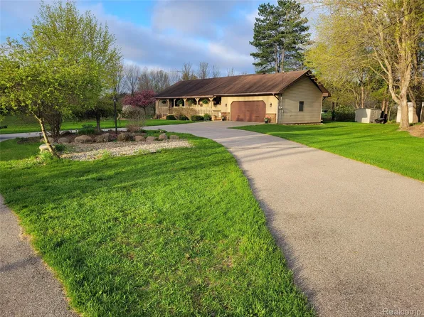 9700 Winans St, West Olive, MI 49460