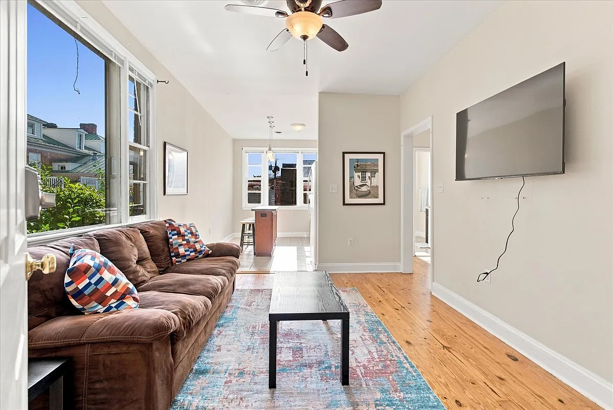 2 bed, $1,950 — Photo 1