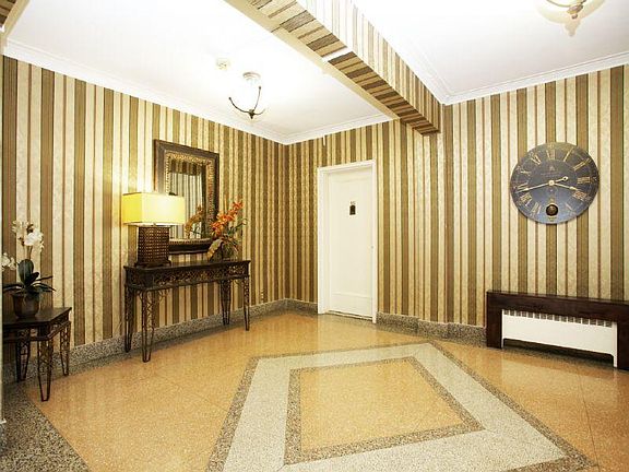 2nd image of 2340 Linwood Ave #3D-403D
