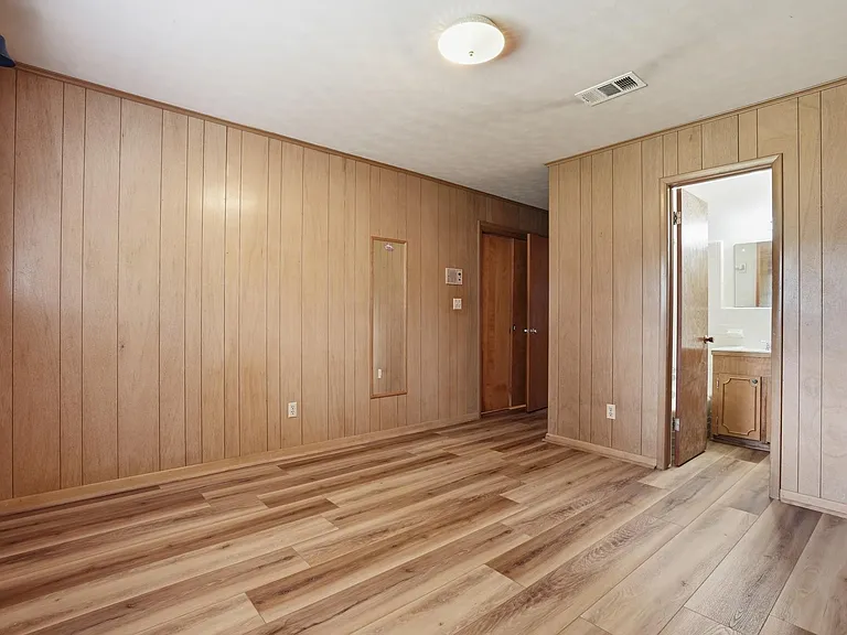 10240 Post Oak Dr — Photo 23