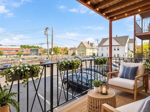 26 Waverly St APT 209, Brighton, MA 02135