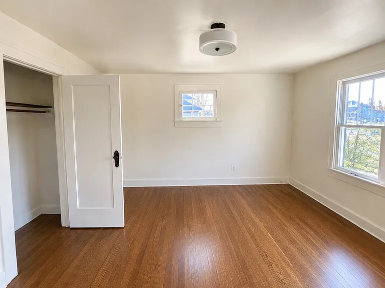 3419 Broadway St — Photo 9
