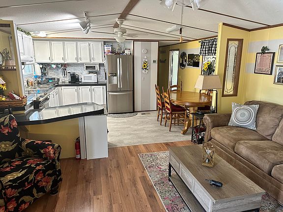 3rd image of 1605 Wagon Cir