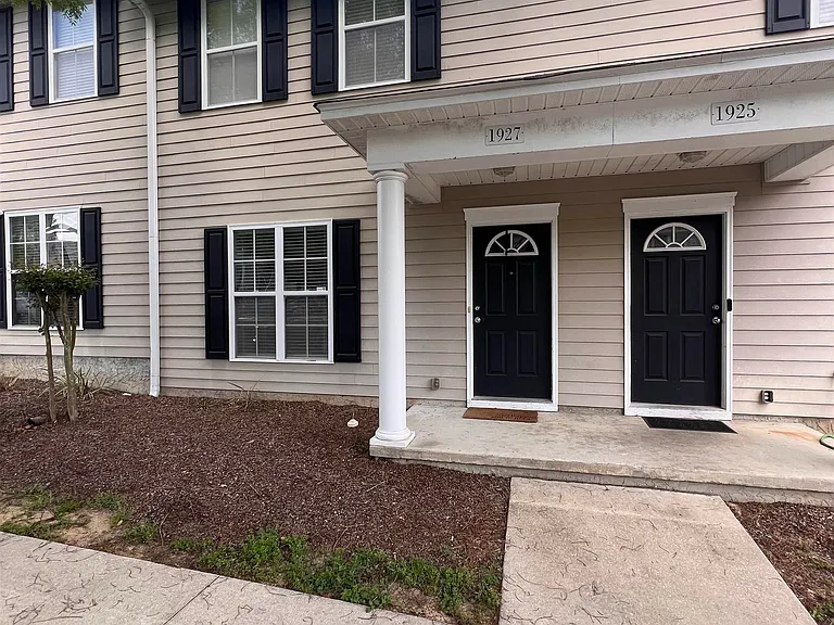 1927 Ann Arbor Ave — Photo 1