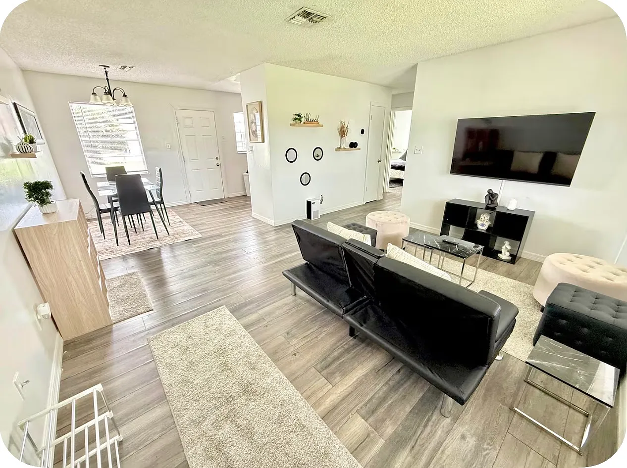 2 bed, 800 sqft, $2,000 — Photo 2
