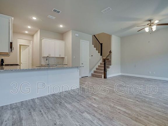 5th image of 6217 Rainbow Valley Pl