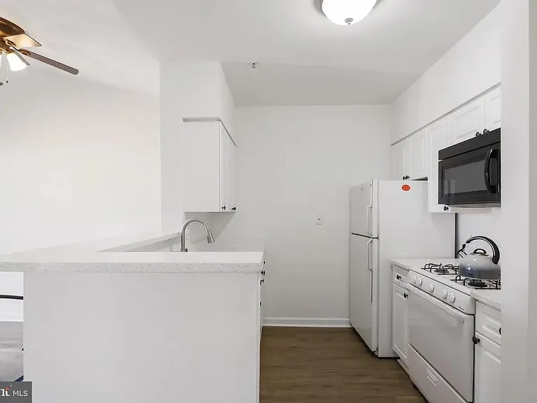 2204 Westcourt Ln #419 — Photo 4