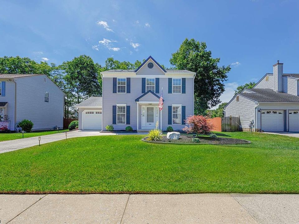 1st image of 111 Rochelle Ln