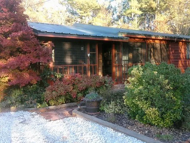 330 McClain Dr — Photo 3