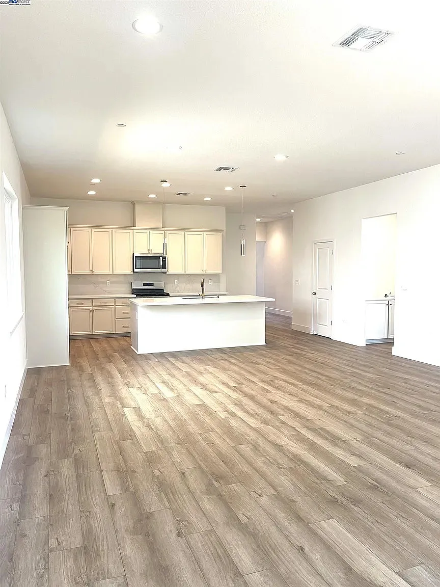 2161 Gentle Rain Drive — Photo 4