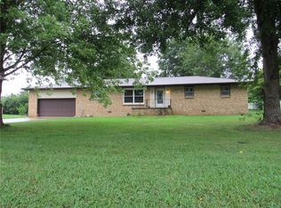 1010 Indian Creek Dr, Lebanon, MO 65536