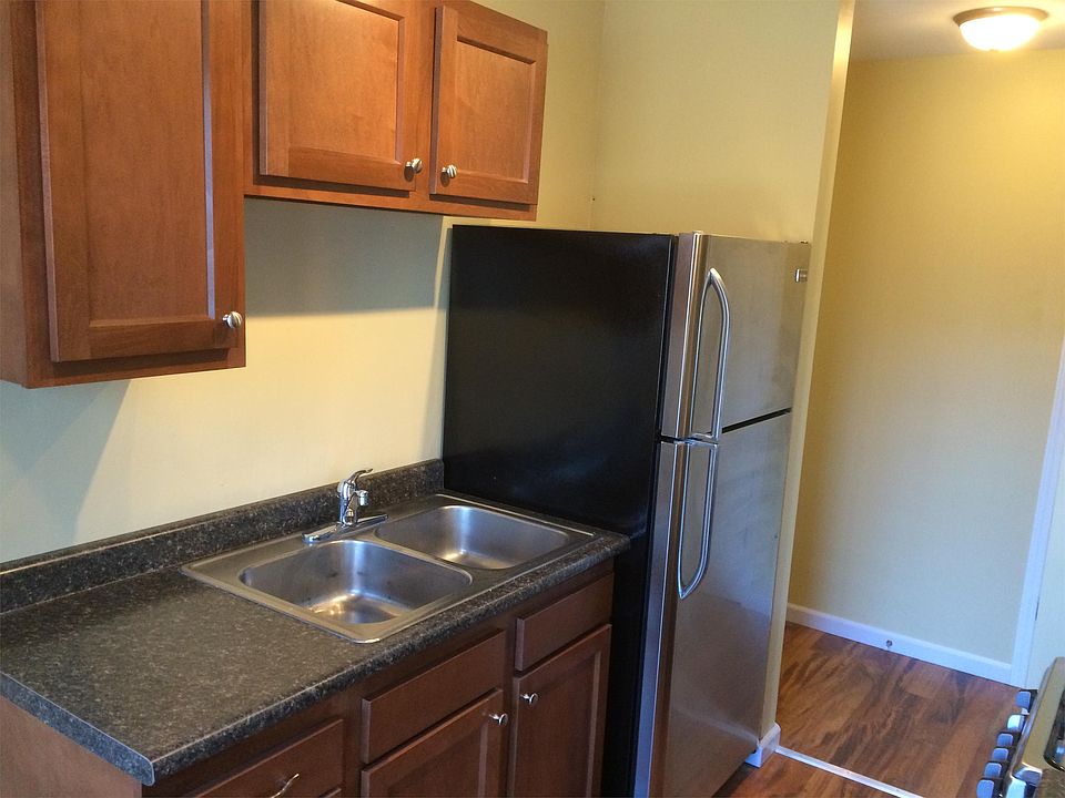 New kitchen cabinets and counters