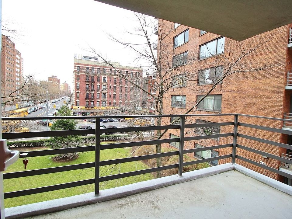 1st image of 392 Central Park W APT 3R