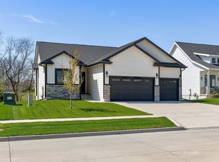 1010 Harrington Way, Waukee, IA 50263