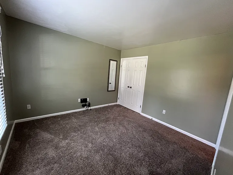 417 Bryan Ct — Photo 8