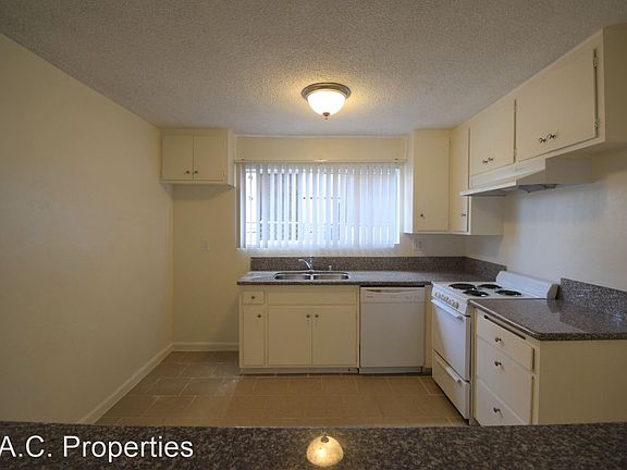4th image of 5321 Agnes Ave APT 1